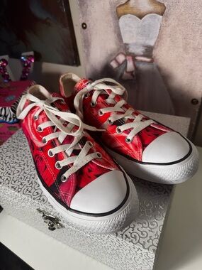 Converse Pink/Rose Patterned Floral Low-Top Canvas Sneakers